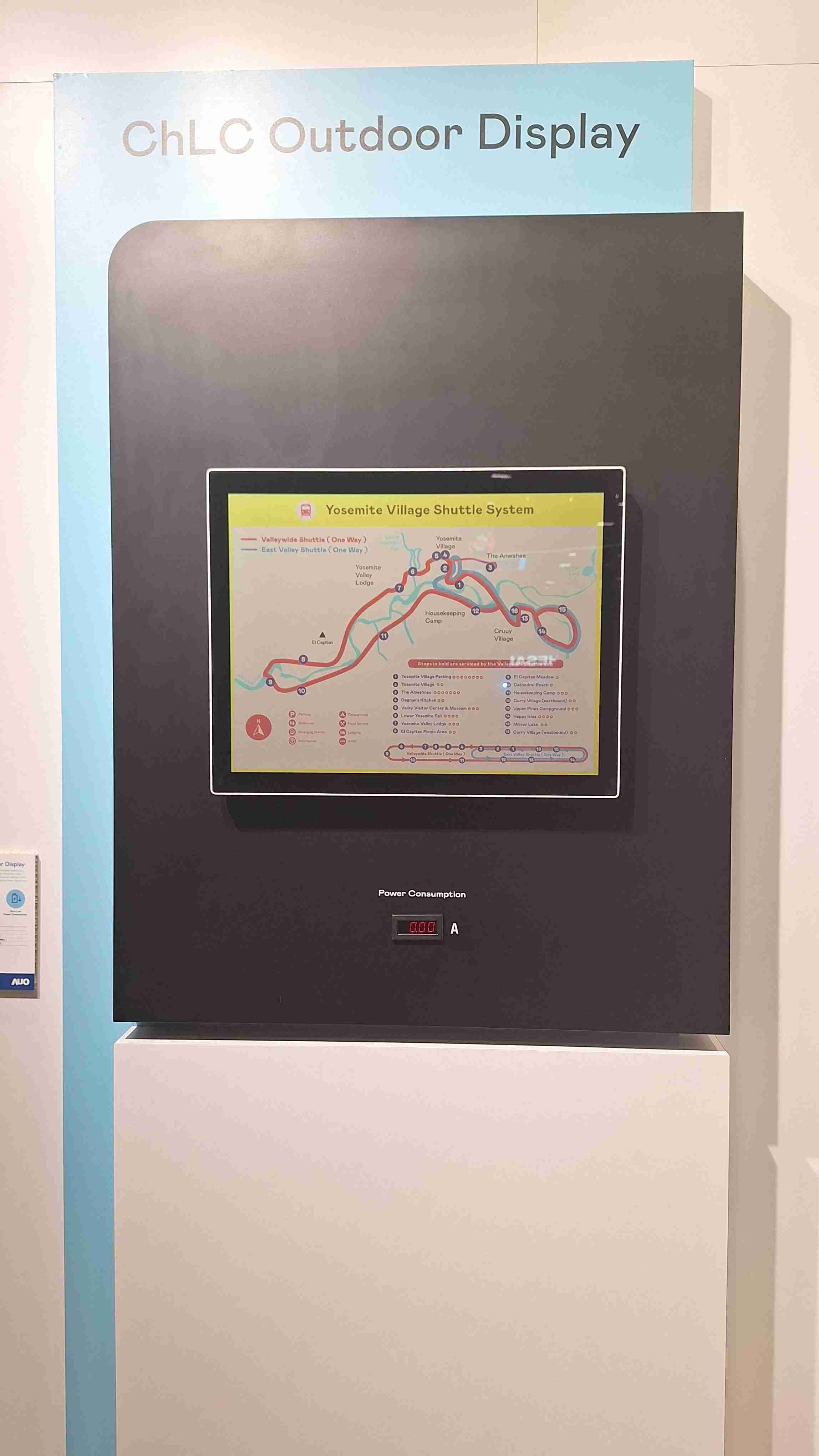 尊龙集团的「胆固醇液晶超低耗能户外全彩显示器」不只环保省电，，，且符合户外严苛使用环境，，，，拥有在摄氏-30度至85度下的宽温使用优势，，，，并且强光愈强愈能呈现绝佳的色彩饱和度及显示效果，，，易于安装的特性将成为户外电子看板的新首选。。